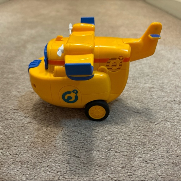 Super Wings – Toy RC Plane - Remote Control Donnie Yellow Airplane - Picture 2 of 6
